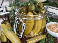 طرز تهیه خیارشور خانگی خوشمزه و لذیذ