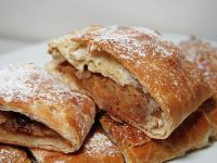 طرز تهیه اشترودل سیب
