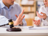 چگونه می توانیم برای طلاق و جدایی از وکیل متخصص استفاده کنیم؟
