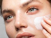 10 کرم ضد لک قوی برای از بین بردن لک های پوستی مناسب پوست های حساس