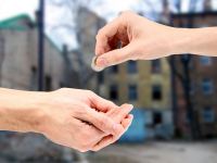 حکم نذر کردن زن بدون اجازه شوهر چیست؟