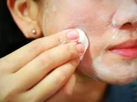 اهمیت و روش پاک کردن ضد آفتاب از روی پوست