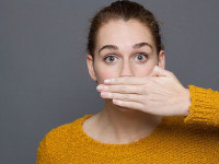 4 راهکار طلایی برای رفع بوی بد دهان در دوران بارداری