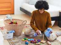 نحوه تمیز کردن عروسک و شستن اسباب‌ بازی کودک