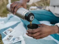 بررسی دلایل داغ نگه نداشتن آب در فلاسک استیل