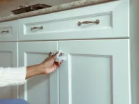 4 ماده تمیز کننده کابینت چوبی آشپزخانه