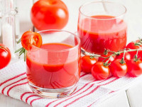 با ارزش غذایی و خواص شگفت انگیز آب گوجه فرنگی آشنا شوید