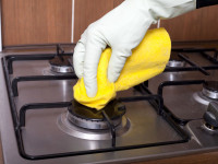 6 ترفند جادویی برای تمیز کردن اجاق گاز با تأثیر باور نکردنی
