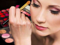 با تمیز نکردن صحیح آرایش چشم به این بیماری دچار می شوید؟