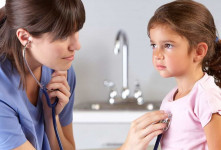 چرا کودکان دچار درد قفسه سینه می شوند؟  آیا خطرناک است؟