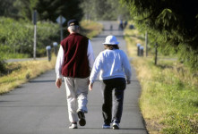 بهبود بیماری آرتروز و درد مفاصل با پیاده روی