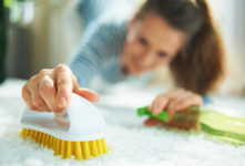 بهترین روش برای از بین بردن پرز فرش بدون آسیب دیدن بافت قالی