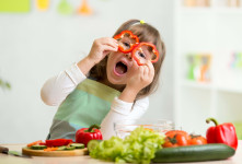 تغذیه و رژیم غذایی مفید و مناسب برای کودکان بیش فعال