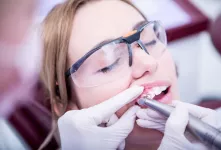 جرمگیری لثه با جرمگیری دندان چه فرقی دارد؟