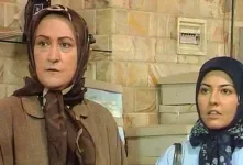 چهره پیر و شکسته بازیگر خانه بدوش کنار هفت سین رنگارنگش !