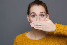 ۴ راهکار طلایی برای رفع بوی بد دهان در دوران بارداری