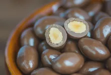 طرز تهیه بادام زمینی روکش دار، شیرین و نمکی