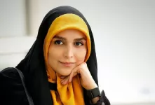 خانم مجری معروف با متن احساسی و کیک زیبا تولد مادرش را تبریک گفت!