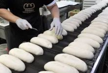 تولید انبوه نان باگت در یک روز / ۱۰۰۰ نان در یک روز فروخته شد!
