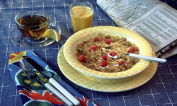 خواص شگفت انگیز خوردن غلات در صبحانه و عوارض آن