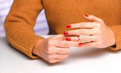 چطور می تونم با ادعای تنفر و کراهت از شوهرم ادعای طلاق کنم؟