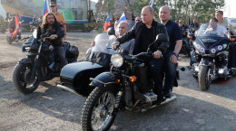 فیلم موتور سواری ولادیمیر پوتین رئیس جمهور روسیه