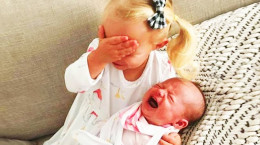 واکنش خنده دار بچه ها نسبت به نوزاد تازه متولد شده