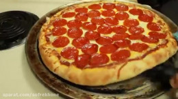 طرز تهیه پیتزا پپرونی با روش آسان