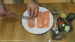 طرز تهیه ماهی سالمون در فر یک غذای رژیمی