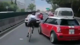 کلیپ دوچرخه سواری حرفه ای در خیابان