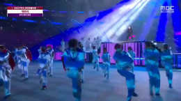 اجرای موسیقی جام جهانی قطر ۲۰۲۲ توسط خواننده گروه BTS