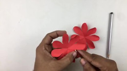 آموزش ساخت کاردستی ساده گلهای کاغذی