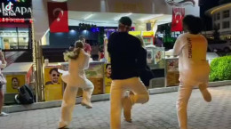 کلیپ رقص بستنی فروش ترکیه ای