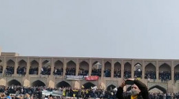 تجمع مردم اصفهان در پل خواجو