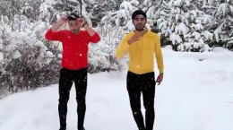 شادی پسران ترک برای بارش برف