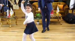 کلیپ رقص زیبا آذری دختر بچه