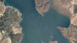 خشک شدن دریاچه ارومیه در طی سال ها
