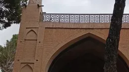 فیلم لحظه لرزش مناره جنبان اصفهان