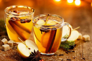 فواید شگفت انگیز دمنوش سیب و دارچین برای رفع خستگی و سلامت بدن