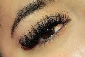 آیا فرق بین اکستنشن و کاشت مژه را میدانید؟
