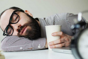 علت احساس خواب آلودگی بعد از ناهار چیست؟
