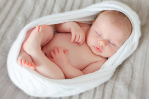 نوزادان چقدر خواب نیاز دارند؟