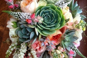 مدل دسته گل عروس ۲۰۲۰ | عکس هایی از دسته گل عروس برای عقد جدید