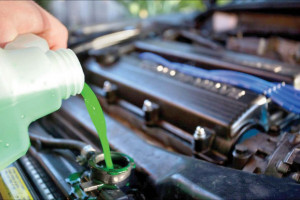 بهترین زمان تعویض ضد یخ خودرو چه زمانیست ؟