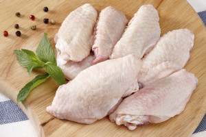 آیا از خطرات خوردن بال و گردن مرغ باخبر هستید؟
