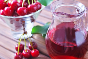 2 روش جهت تهیه شربت آلبالو سنتی و خوشمزه با نکات ضروری و مهم