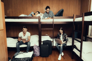 هاستل چیست ؟ تفاوت هاستل و هتل در چیست ؟