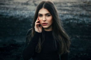 ۱۸ روش فوق العاده برای تیره کردن موها با مواد طبیعی