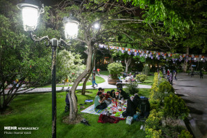 تصاویر شب های رمضان در پارک های تهران
