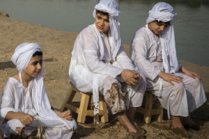 تصاویر مراسم غسل تعمید کودکان مندایی در اهواز